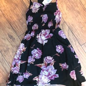 NWT BLACK AND PURPLE FLORAL DRESS SIZE XS